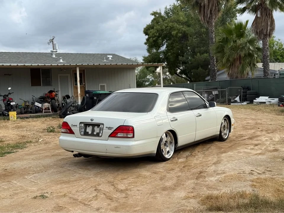 1997 Nissan Cedric 9th Gen - Image 5 of 12