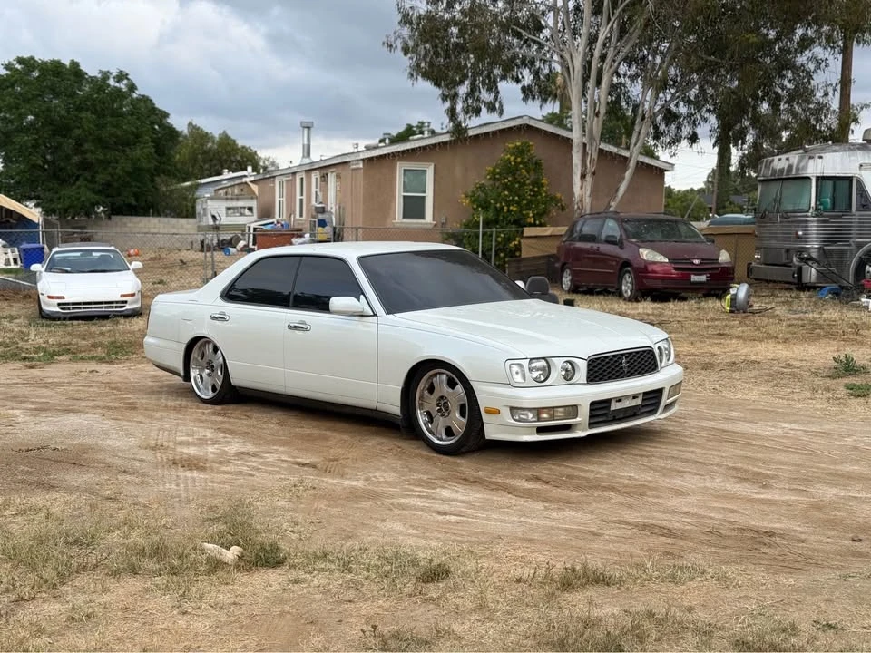 1997 Nissan Cedric 9th Gen - Image 3 of 12