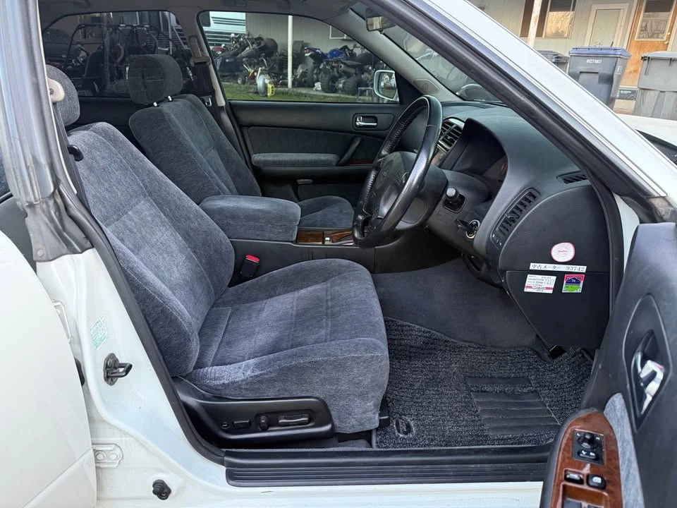 1997 Nissan Cedric 9th Gen - Image 8 of 12
