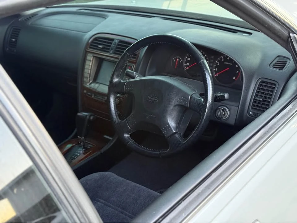 1997 Nissan Cedric 9th Gen - Image 7 of 12
