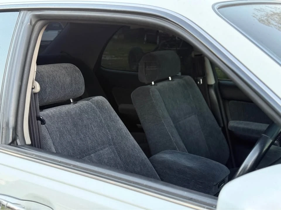 1997 Nissan Cedric 9th Gen - Image 9 of 12