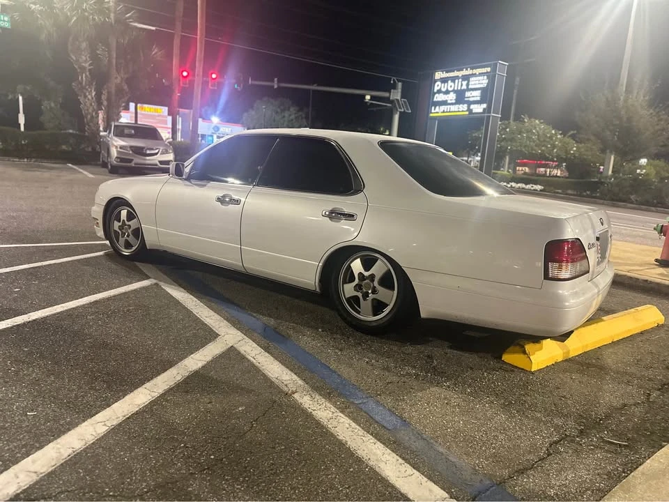1997 Nissan Cedric 9th Gen - Image 3 of 5