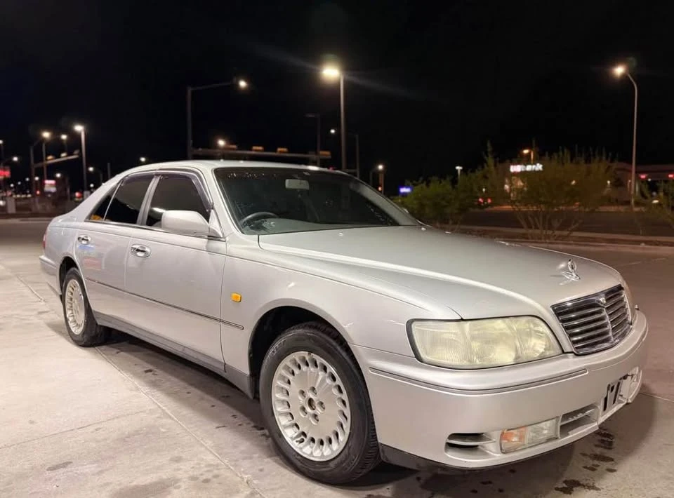 1997 Nissan Cima 3rd Gen - Image 5 of 10
