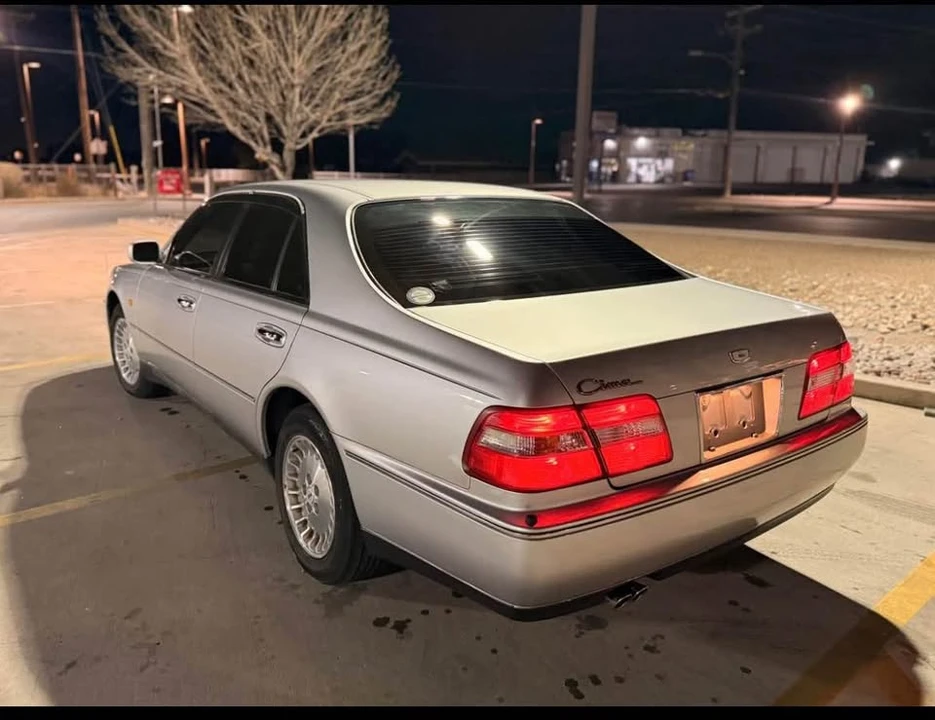1997 Nissan Cima 3rd Gen - Image 4 of 10