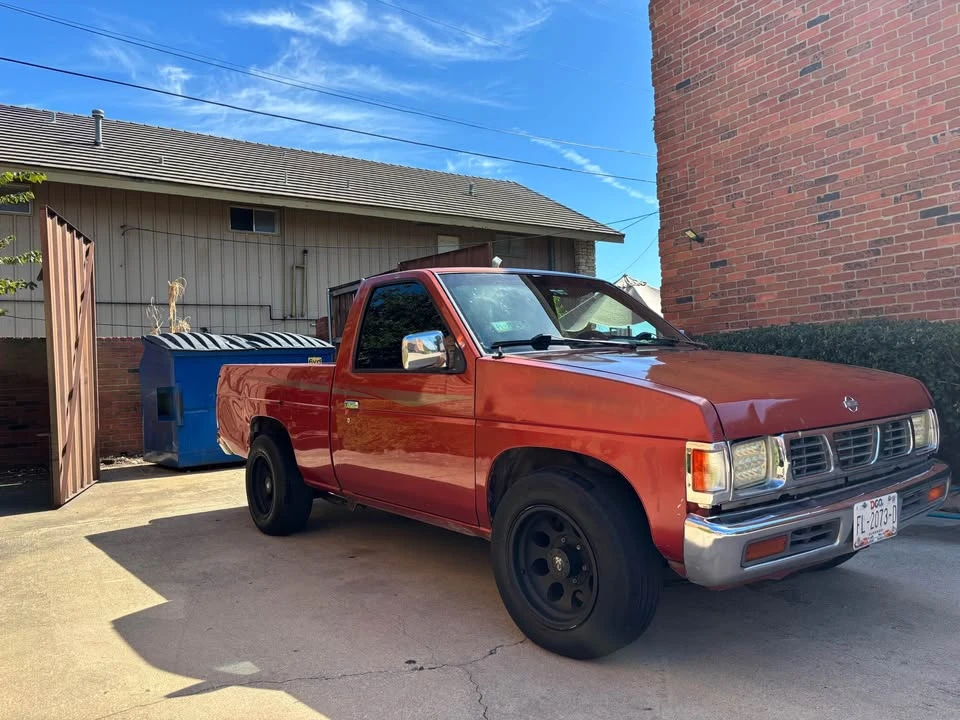 1997 Nissan Frontier 1st Gen - Image 2 of 8