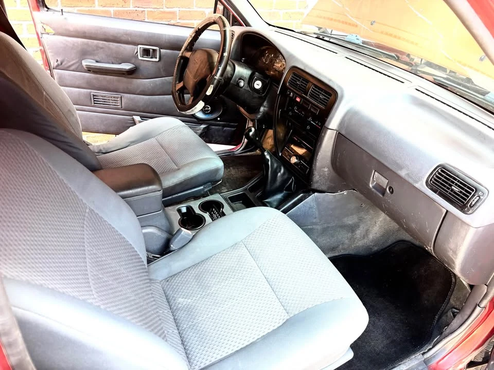 1997 Nissan Frontier 1st Gen - Image 6 of 8