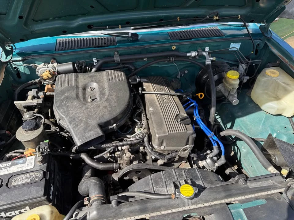 1997 Nissan Frontier 1st Gen - Image 6 of 8