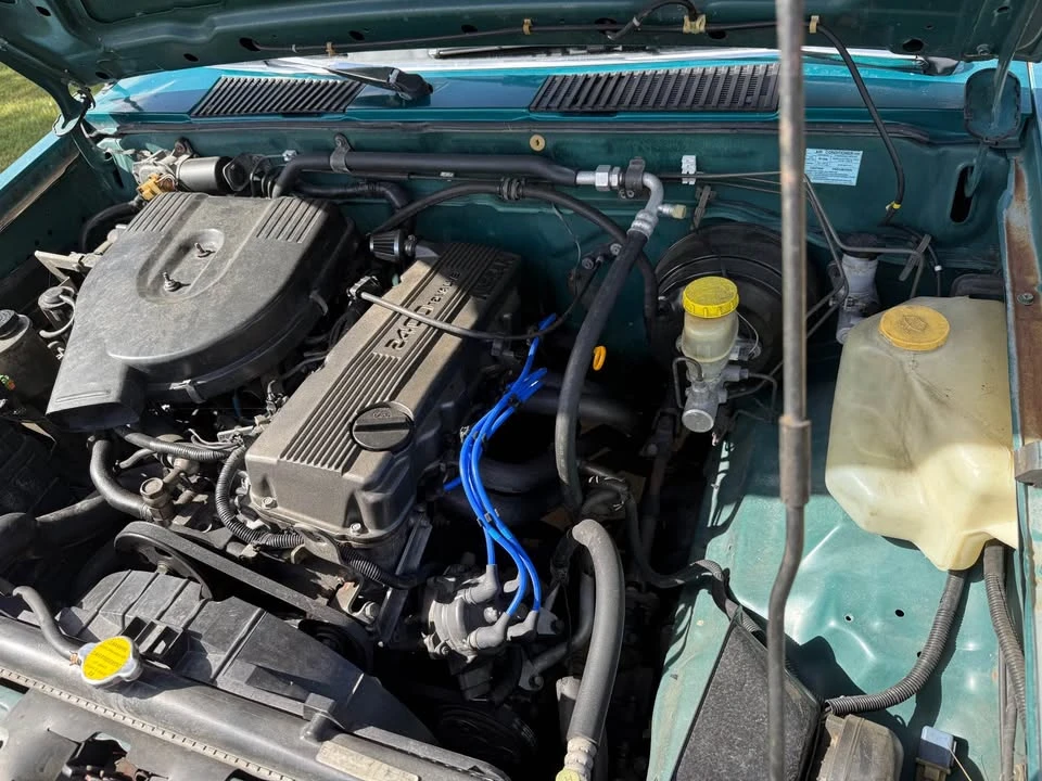 1997 Nissan Frontier 1st Gen - Image 5 of 8