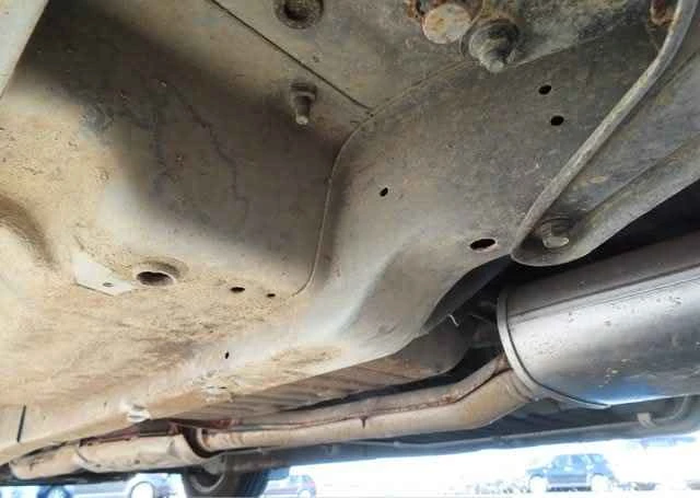 1997 Nissan Gloria - Image 13 of 18