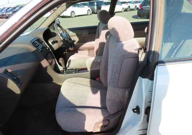 1997 Nissan Gloria - Image 18 of 18