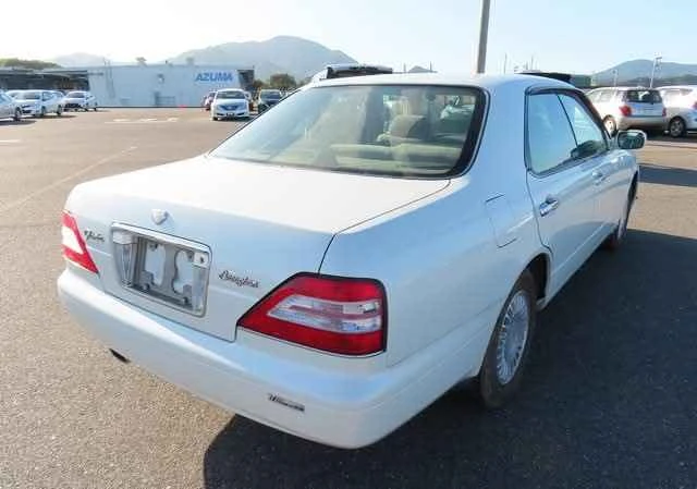 1997 Nissan Gloria - Image 7 of 18