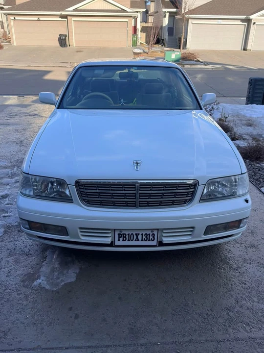 1997 Nissan Gloria - Image 5 of 10