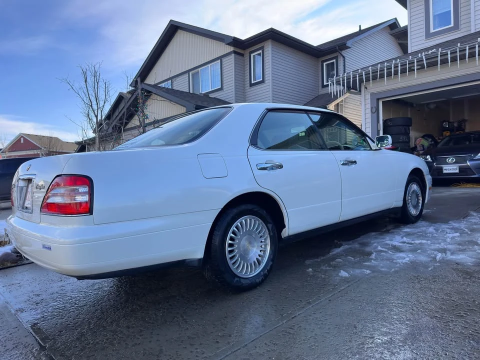 1997 Nissan Gloria - Image 6 of 10
