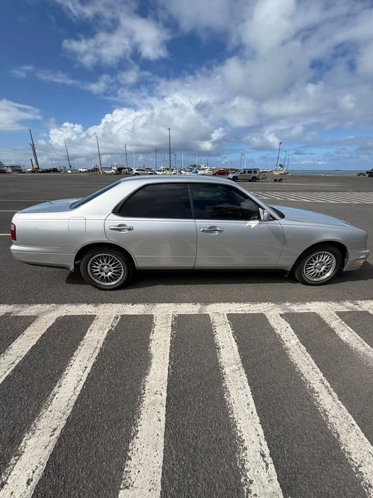 1997 Nissan Gloria 10th Gen - Image 6 of 12