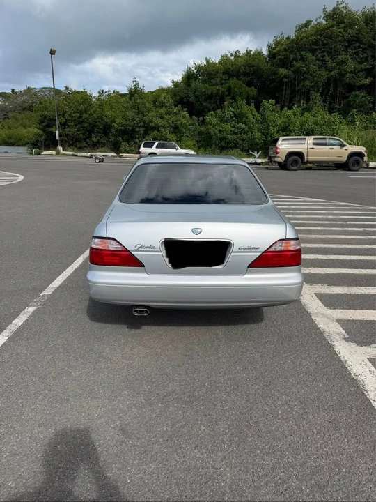 1997 Nissan Gloria 10th Gen - Image 8 of 12
