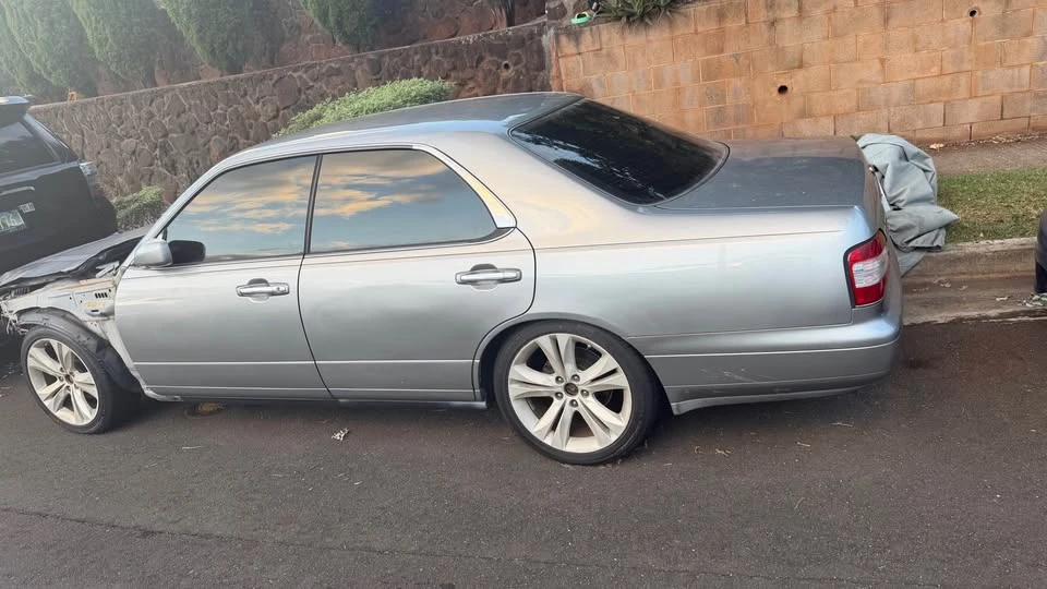 1997 Nissan Gloria 10th Gen - Image 5 of 12