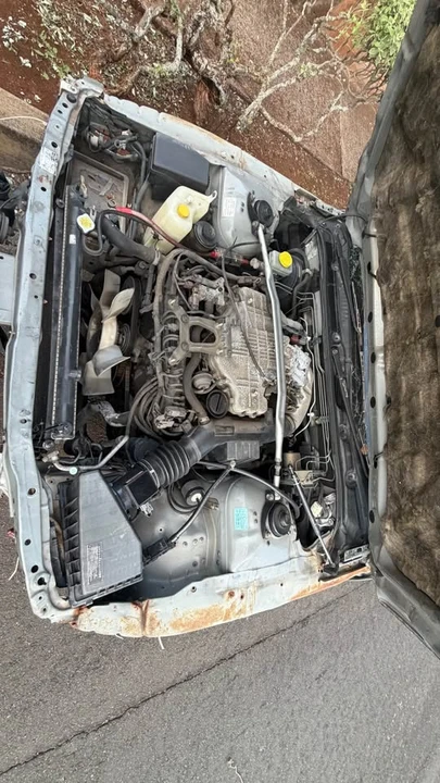 1997 Nissan Gloria 10th Gen - Image 6 of 12