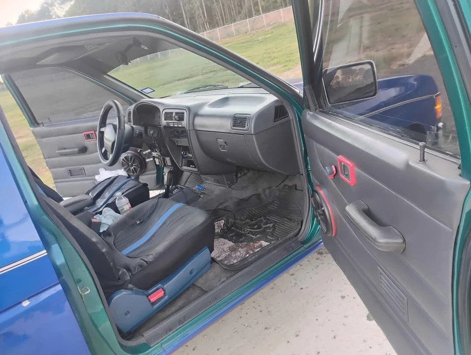 1997 Nissan Frontier 1st Gen - Image 8 of 10