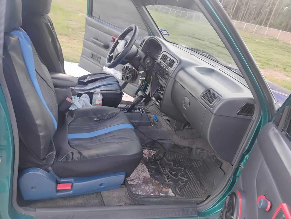 1997 Nissan Frontier 1st Gen - Image 7 of 10