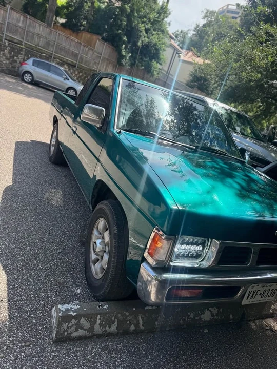 1997 Nissan Frontier 1st Gen - Image 3 of 4