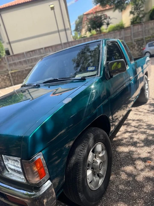 1997 Nissan Frontier 1st Gen - Image 2 of 4
