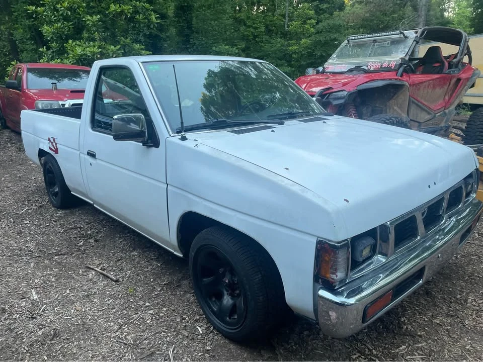 1997 Nissan Frontier 1st Gen - Image 2 of 10