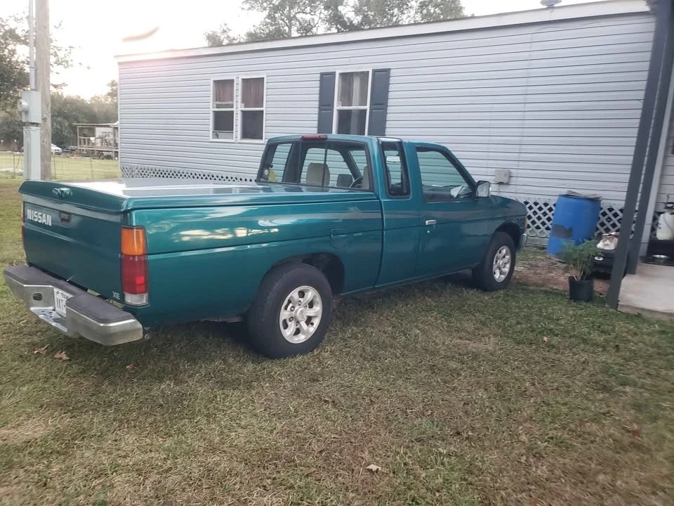 1997 Nissan Frontier 1st Gen - Image 4 of 10
