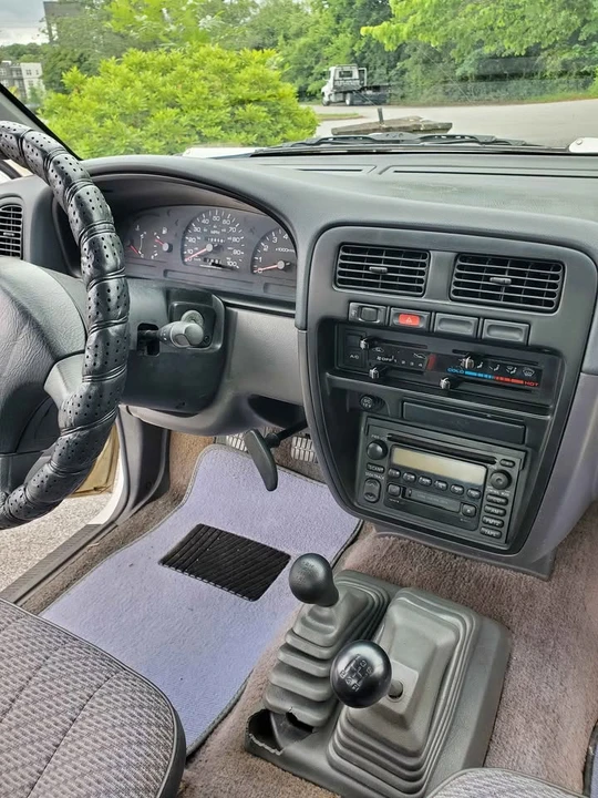 1997 Nissan Frontier 1st Gen - Image 10 of 16