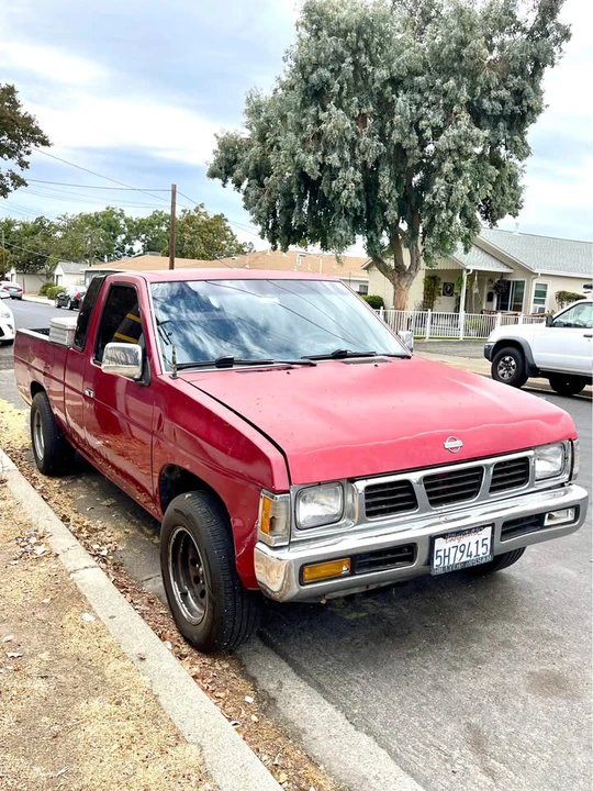 1997 Nissan Frontier 1st Gen - Image 2 of 8