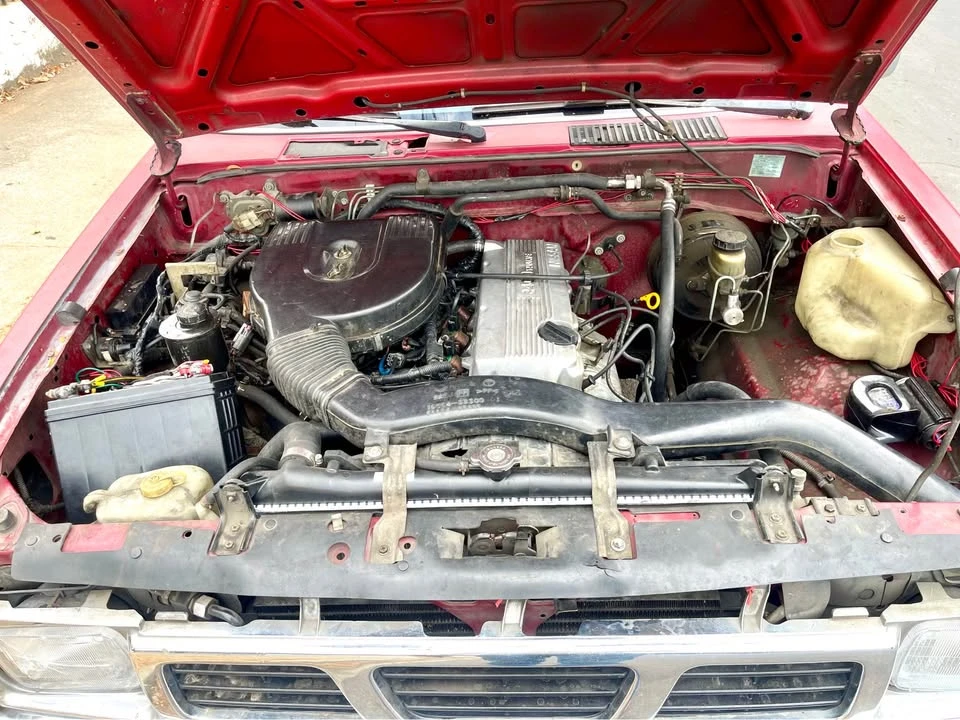 1997 Nissan Frontier 1st Gen - Image 6 of 8