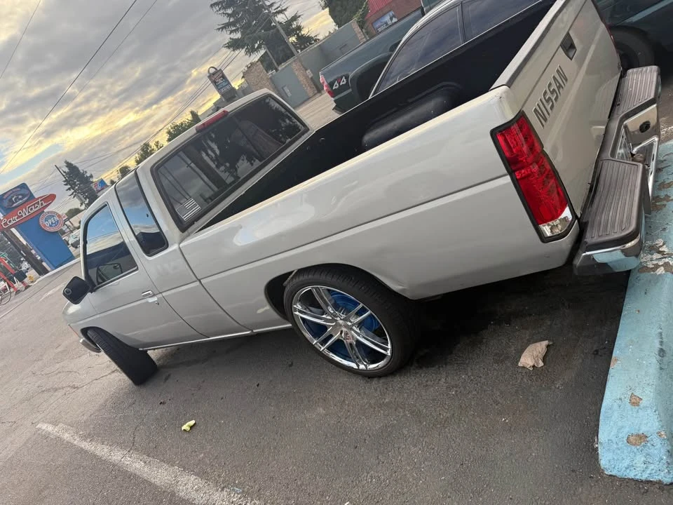 1997 Nissan Frontier 1st Gen - Image 3 of 8