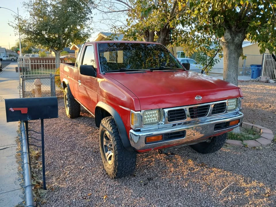 1997 Nissan Frontier 1st Gen - Image 2 of 8