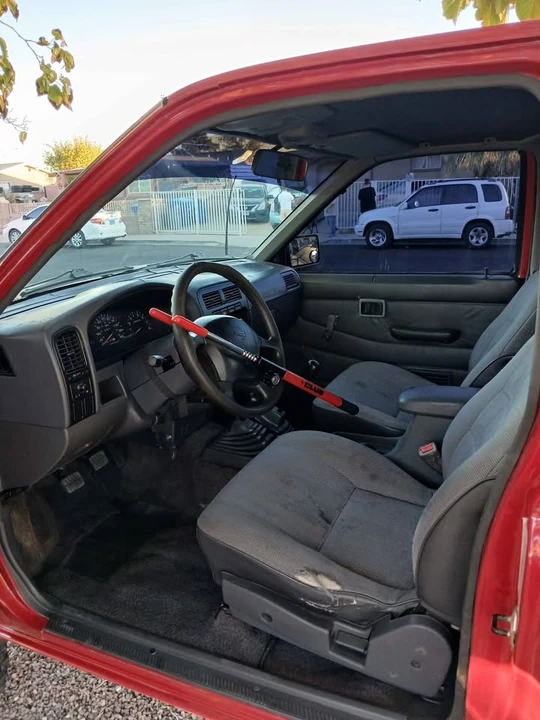 1997 Nissan Frontier 1st Gen - Image 4 of 8