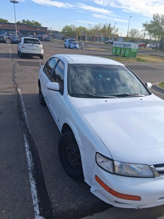 1997 Nissan Maxima 4th Gen - Image 4 of 4