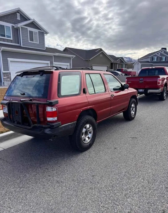 1997 Nissan Pathfinder 2nd Gen - Image 2 of 15