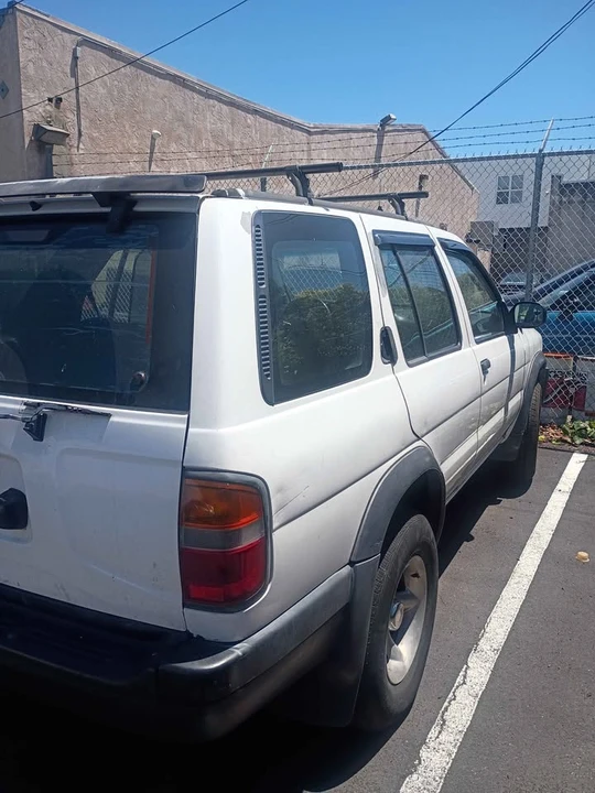 1997 Nissan Pathfinder 2nd Gen - Image 3 of 7