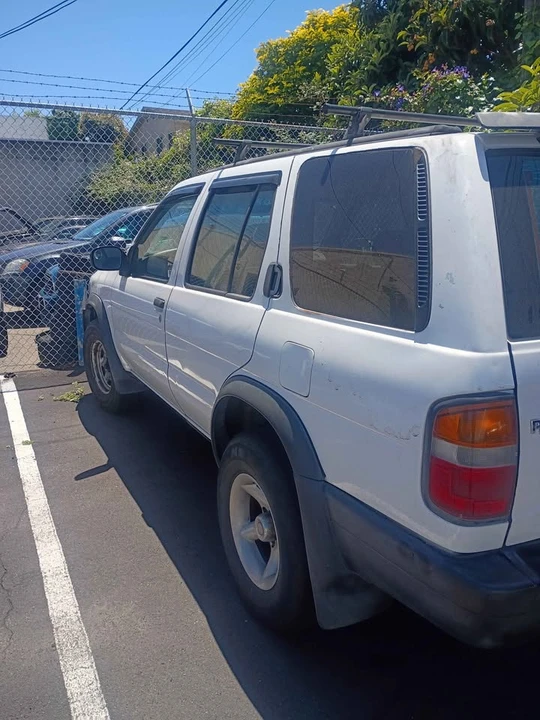 1997 Nissan Pathfinder 2nd Gen - Image 4 of 7