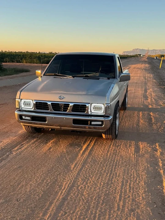 1997 Nissan Frontier 1st Gen - Image 2 of 9