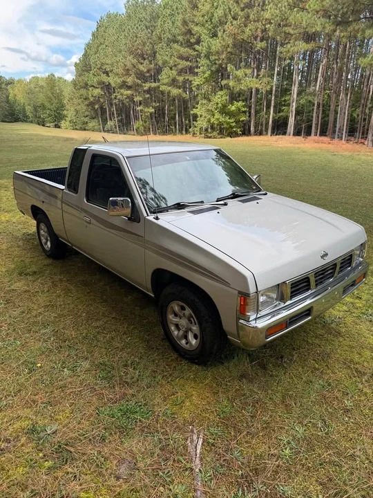 1997 Nissan Frontier 1st Gen - Image 2 of 10