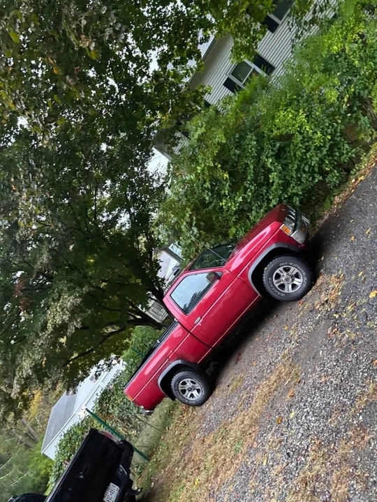 1997 Nissan Frontier 1st Gen - Image 3 of 4