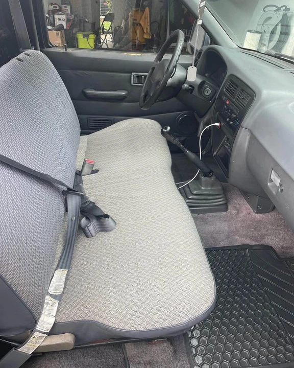 1997 Nissan Frontier 1st Gen - Image 8 of 11