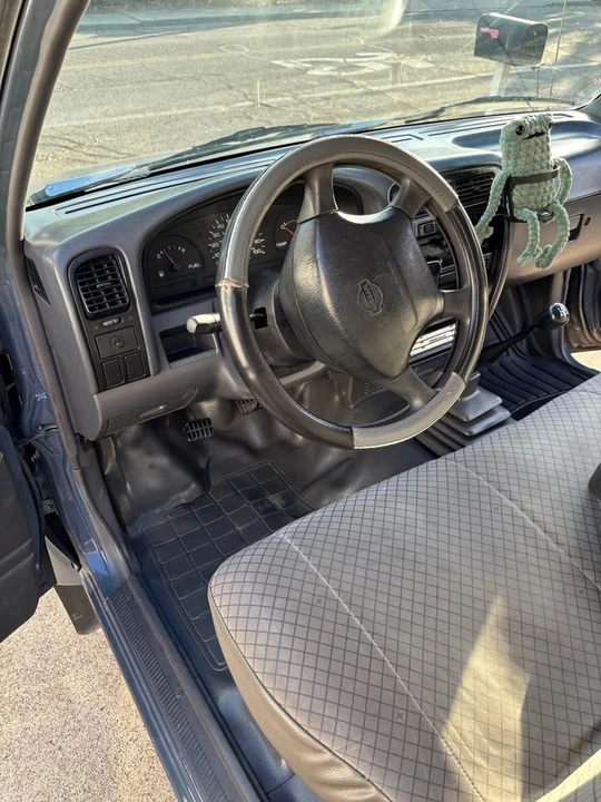 1997 Nissan Frontier 1st Gen - Image 4 of 11