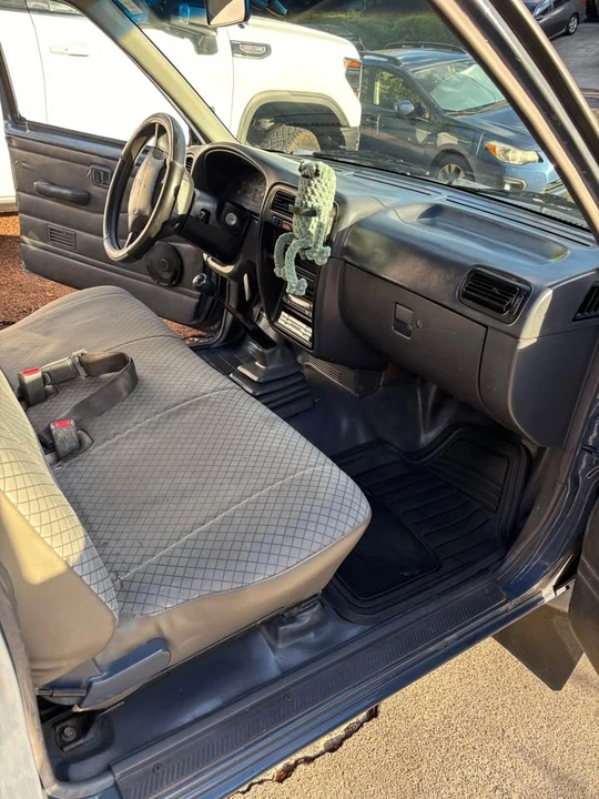 1997 Nissan Frontier 1st Gen - Image 5 of 11