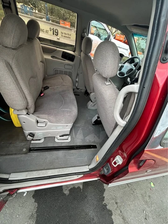 1997 Nissan Quest - Image 8 of 9