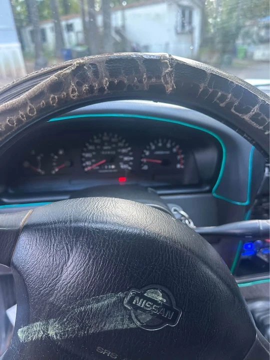 1997 Nissan Frontier 1st Gen - Image 2 of 5