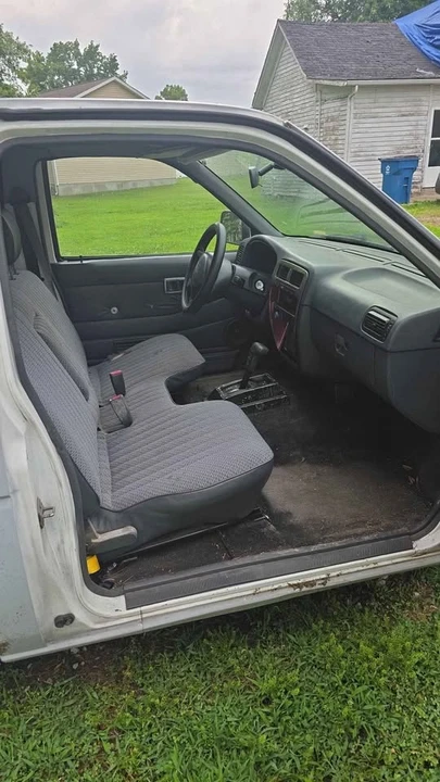 1997 Nissan Frontier 1st Gen - Image 5 of 6