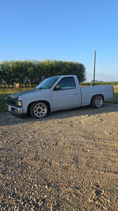 1997 Nissan Frontier 1st Gen - Image 2 of 6