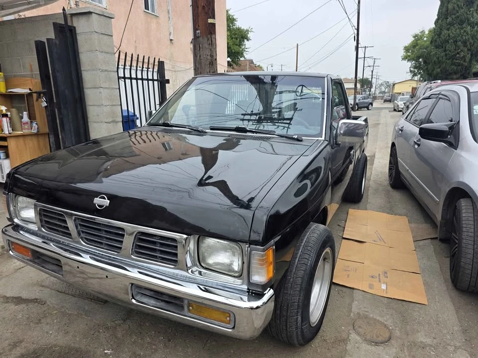 1997 Nissan Frontier 1st Gen - Image 2 of 4