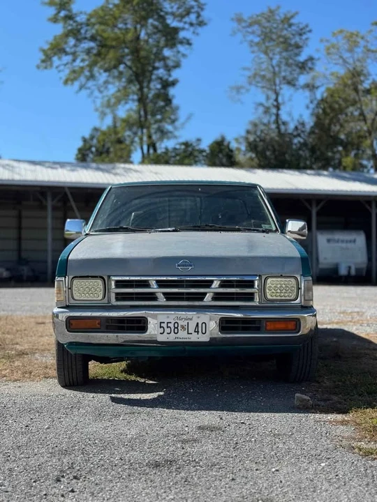 1997 Nissan Frontier 1st Gen - Image 2 of 4