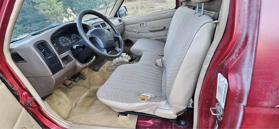1997 Nissan Frontier 1st Gen - Image 6 of 6